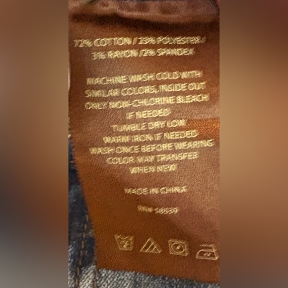 Kut from the Kloth Medium Wash Cropped Jeans - Picture 4 of 5